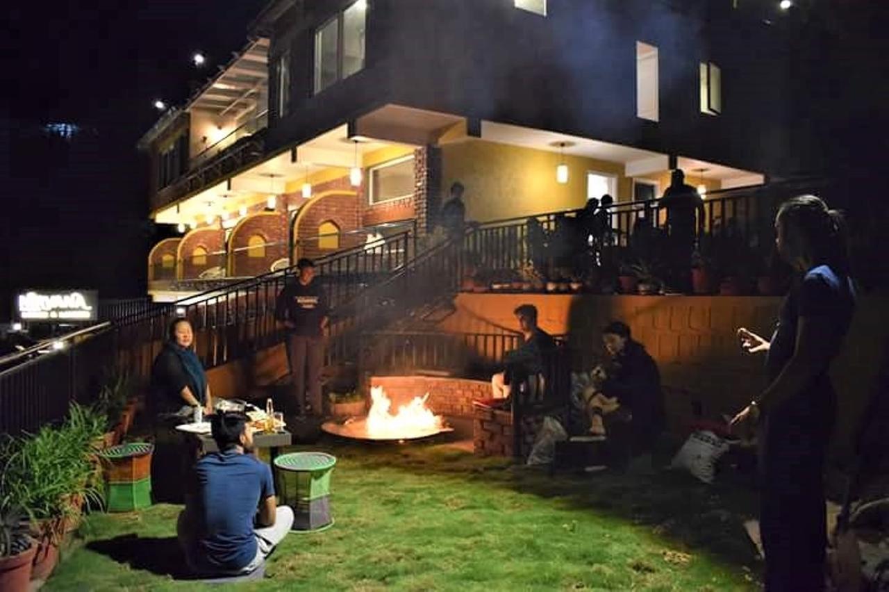 Nirvana Lodge And Lounge ムスーリー エクステリア 写真