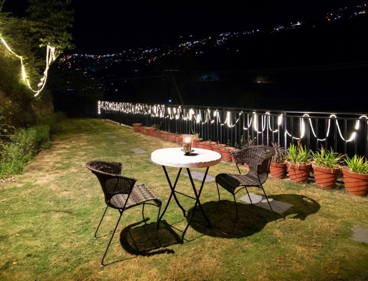Nirvana Lodge And Lounge ムスーリー エクステリア 写真