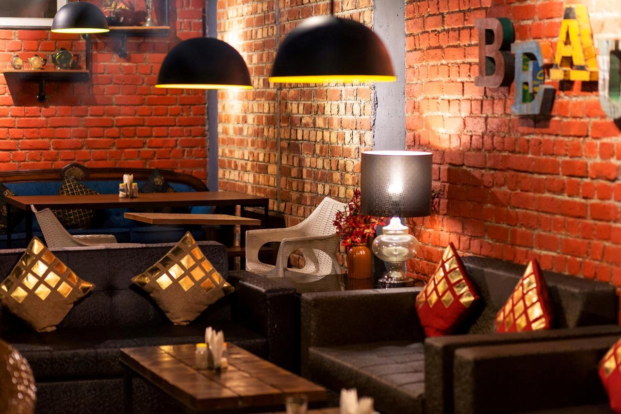Nirvana Lodge And Lounge ムスーリー エクステリア 写真