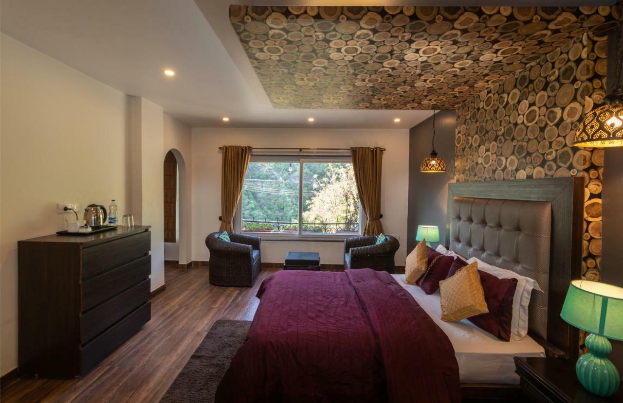 Nirvana Lodge And Lounge ムスーリー エクステリア 写真