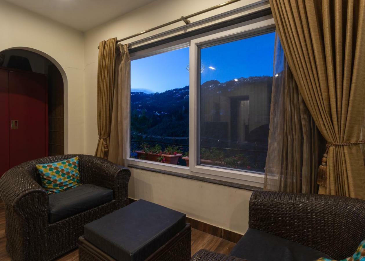 Nirvana Lodge And Lounge ムスーリー エクステリア 写真